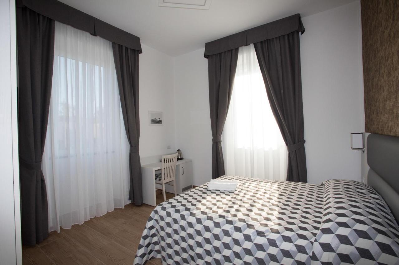 Guesthouse Porto Di Roma Civitavecchia Dış mekan fotoğraf